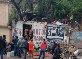 Atienden equipos de emergencia de los tres órdenes de gobierno deslave de un cerro en Ecatepec