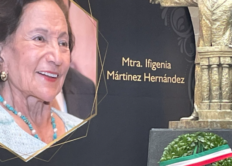 Con error ortográfico entregan la medalla Belisario Domínguez a Ifigenia Martínez