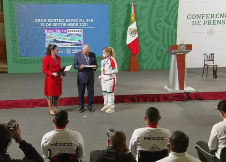 Reconocen a atletas que participaron en Juegos Olímpicos de Tokio