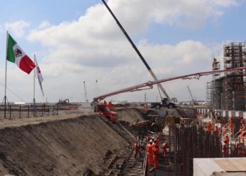 FMI recomienda posponer refinería Dos Bocas