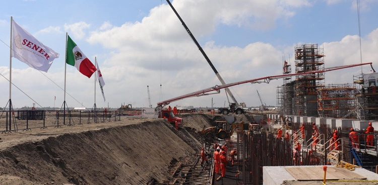 FMI recomienda posponer refinería Dos Bocas