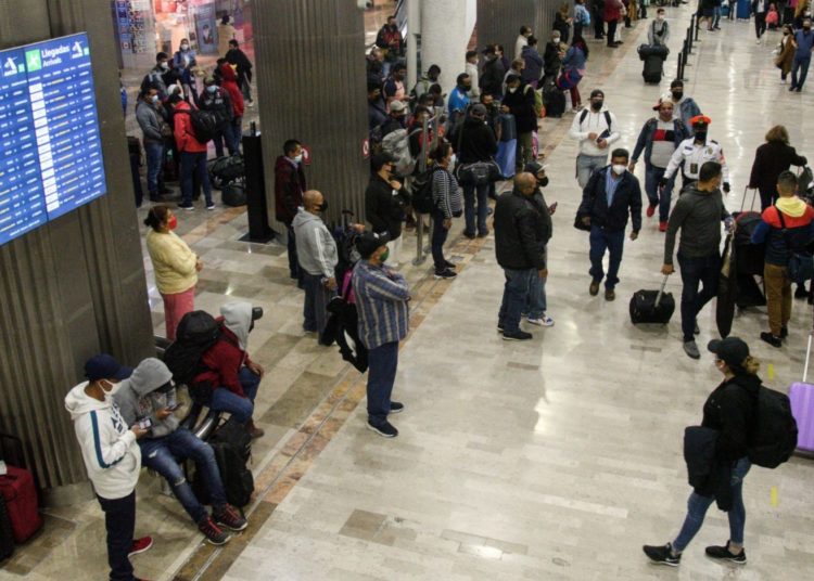 Reportan balacera en la Terminal 2 del AICM; hay dos lesionados