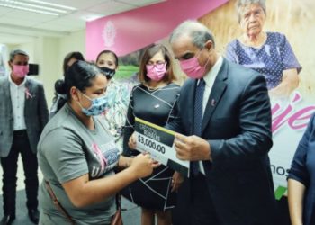 Entrega Salum más microcréditos rurales