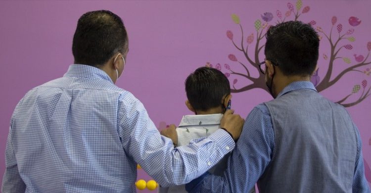 Otorgan adopción a pareja homoparental en Morelos por primera vez en su historia