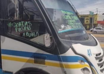 “Gordas pagan por kilo” Multan a chofer de camión urbano por letrero