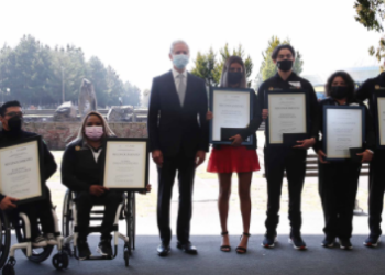 Entrega Alfredo Del Mazo Premio Estatal del Deporte a atletas y entrenadores que obtuvieron buenos resultados en los Juegos Paralímpicos de Tokio 2020 y el Mundial de Atletismo
