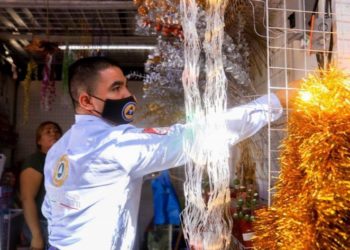 Alcaldía de Torreón inspecciona la instalación del Mercadito Navideño