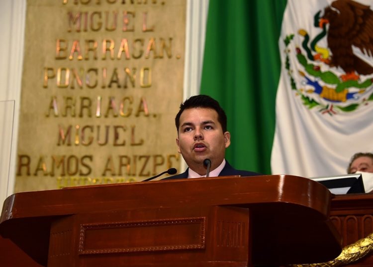 Visita de AMLO a EU, flaco favor para los migrantes citadinos: Raúl Torres