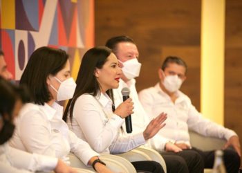 Alcaldes opositores exigen a Sheinbaum los reciba en bloque