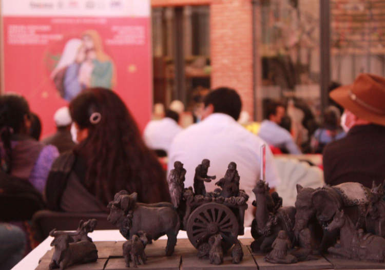 Artesanos y artesanas oaxaqueñas plasman su talento en nacimientos navideños