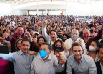 Toma Mario Delgado protesta a comités de defensa de la 4T en Morelos