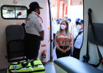 Entregan ambulancias y fortalecen servicio de emergencias en Playa del Carmen