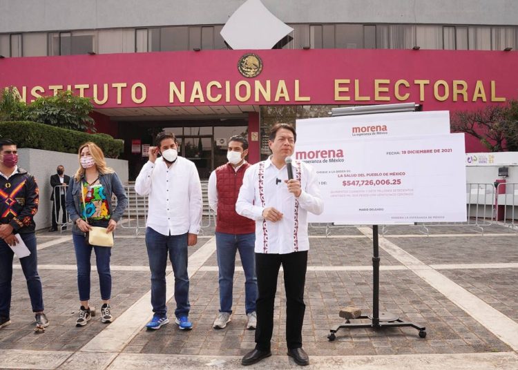 Morena regresa la mitad de su presupuesto 2021 para adquirir vacunas contra el Covid-19