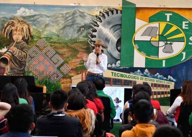 Participación social, fundamental para integración de plataforma legislativa del PRI: Aurora González