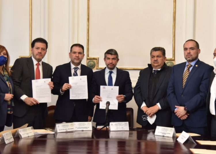 Entrega Tabe propuesta adicional de presupuesto al Congreso capitalino