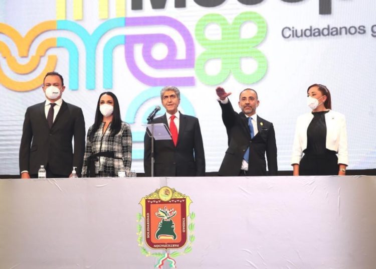 Un gobierno a la medida promete Fernando Flores al protestar como alcalde de Metepec