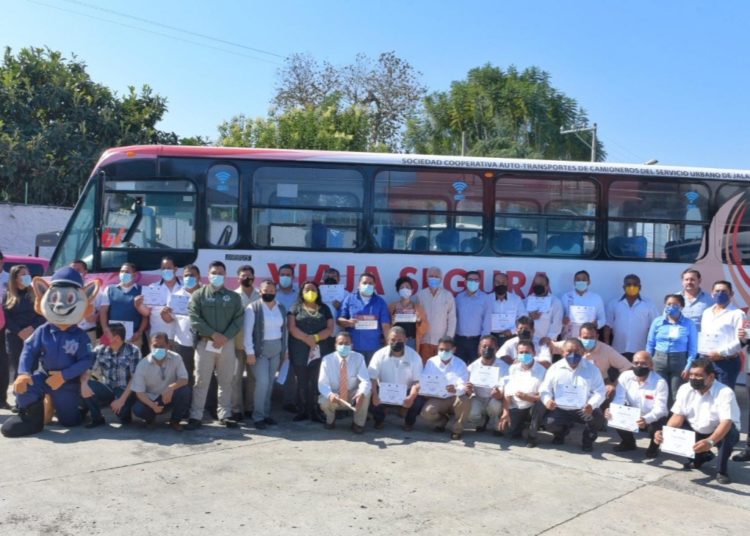 Buscan eliminar violencia de género en transporte público de Xalapa
