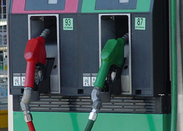 Prepara tu bolsillo, subirán precios de gasolina, cigarros y refrescos el próximo año
