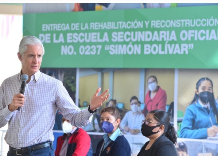 Entrega Alfredo Del Mazo rehabilitación de secundaria “Simón Bolívar”, en Tonatitla para beneficiar a 650 estudiantes