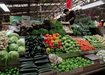 Alza de precios y aumento en contagios hacen más pesada la cuesta de enero para los mexicanos