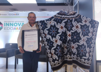 Elaboración de gabanes, una tradición que arropa a los mexiquenses