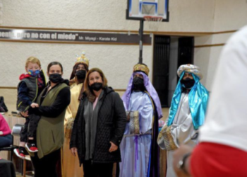 Se reúne presidenta honoraria del DIF Saltillo con adultos mayores