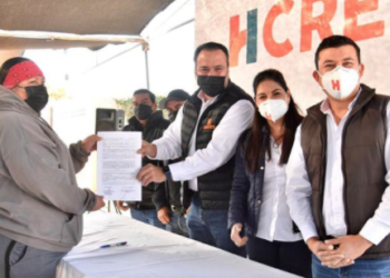 Suma Antonio Astizarán a más familias en proceso de regularización de patrimonios