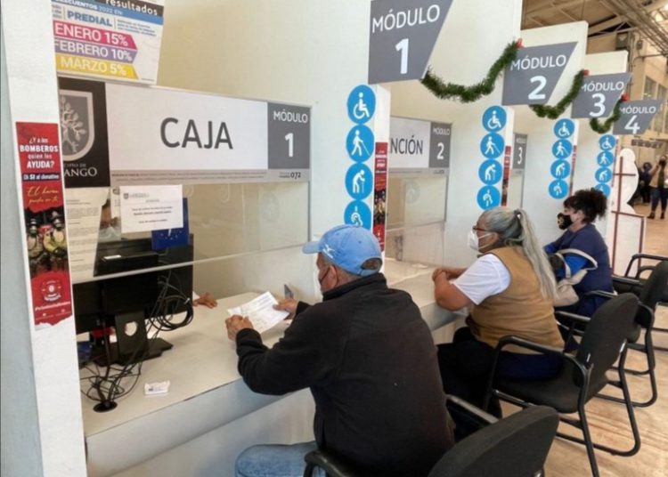 Invita alcalde de Durango a aprovechar descuentos en predial 2022