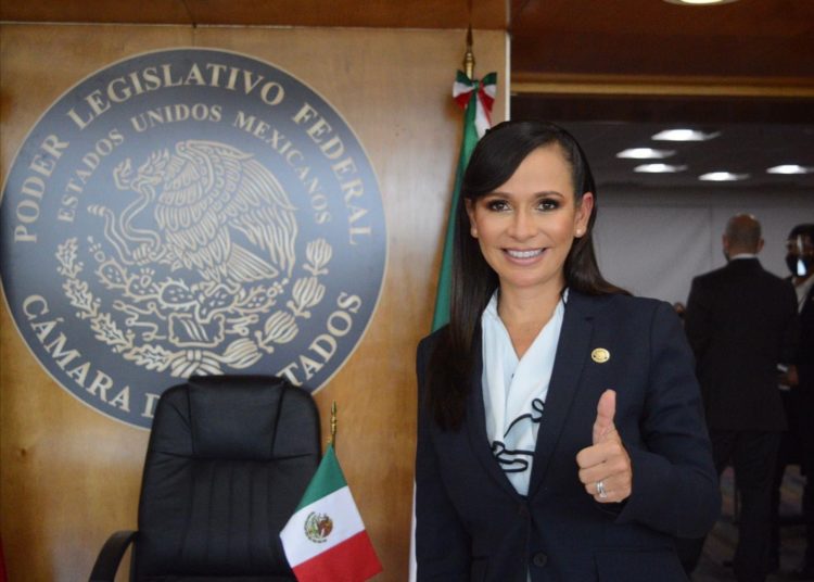 Diputada Laura Fernández renuncia a las filas del PVEM, se suma al PRD