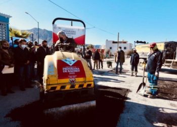 Da Chema Fraustro banderazo de inicio a intenso programa de bacheo