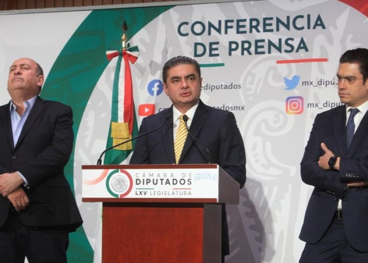 Diputados opositores rechazan la violencia en el país