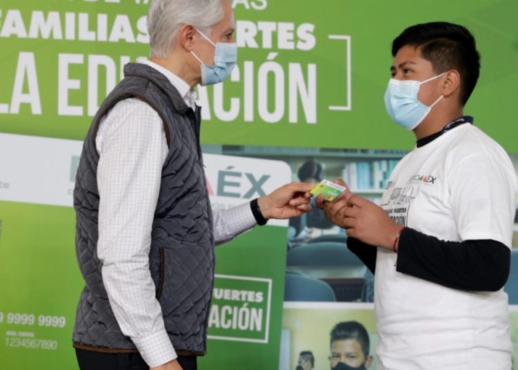 Enfrenta Edoméx deserción escolar con becas y programas que han permitido a más alumnos regresar a clases: Alfredo Del Mazo