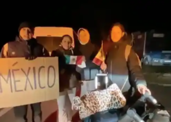 Llegan a Rumania primeras familias mexicanas que abandonaron Ucrania