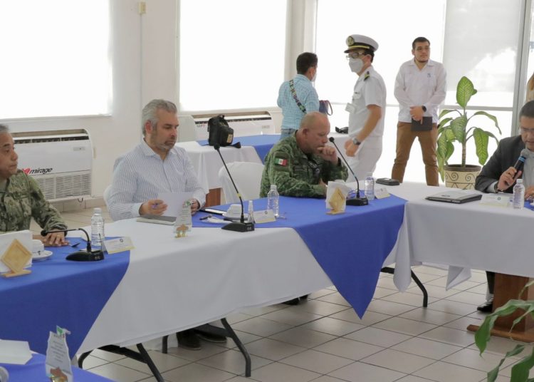 En mesa de seguridad, refuerzan estrategia para la construcción de la paz en Michoacán