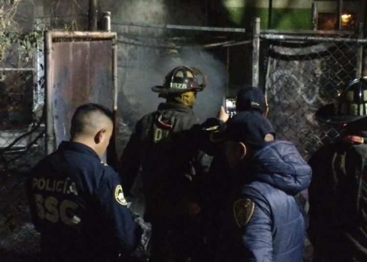 Incendio en departamento de Iztacalco deja una persona muerta