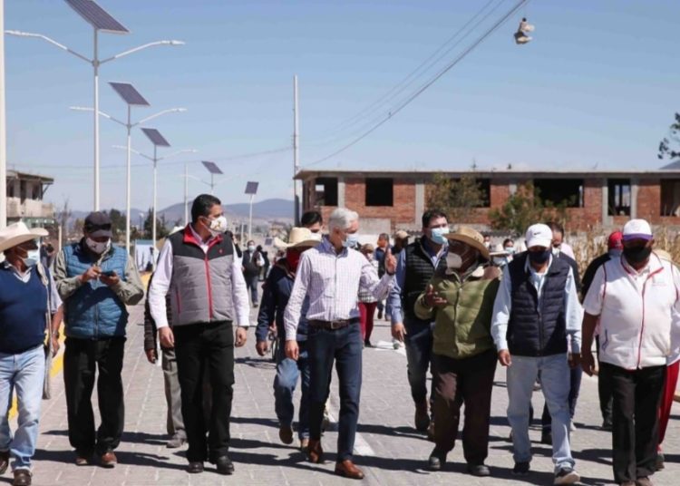 Supervisan construcción del Boulevard Concepción de los Baños