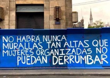 Mujeres comienzan a marchar rumbo al Zócalo por el 8M