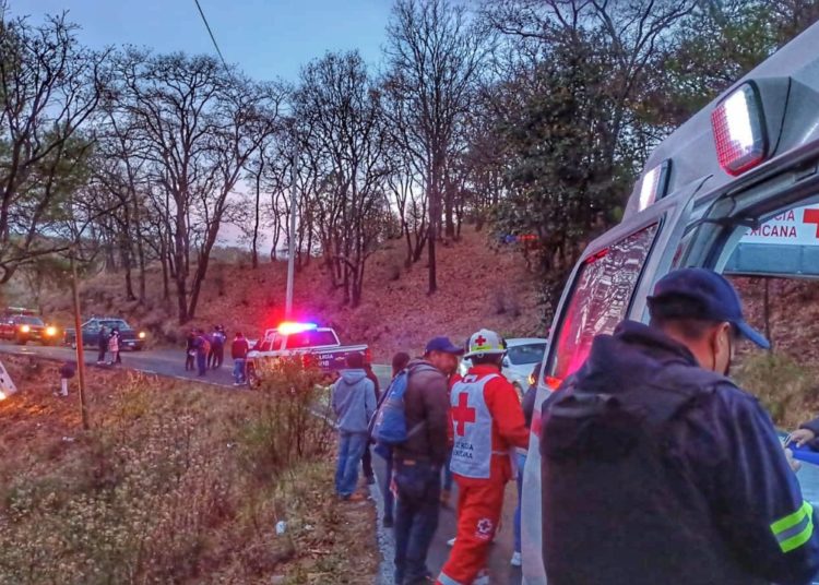 Accidente de autobús en Villa del Carbón deja 18 lesionados