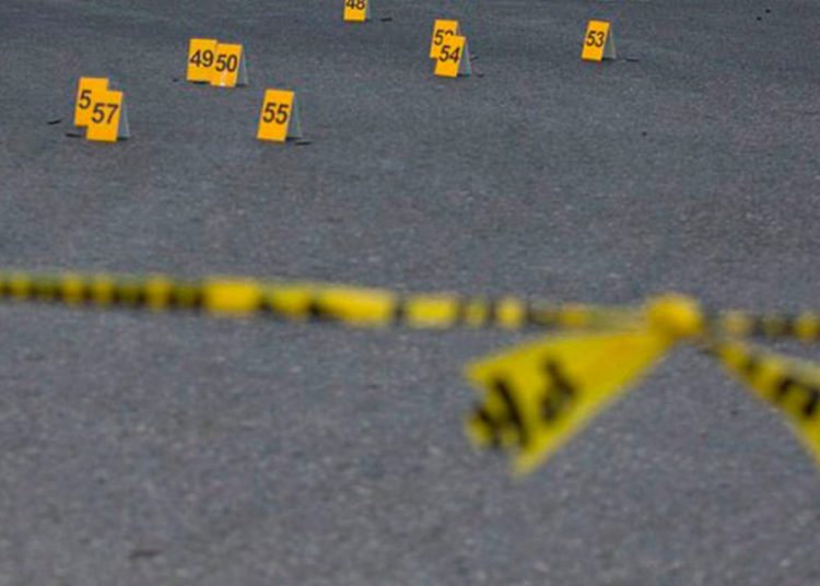 Fiscalía Edoméx investiga robo de camión repartidor, utilizado en masacre de Michoacán