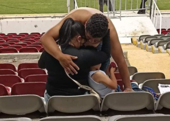 Tres aficionados graves y 10 en estado delicado, saldo de la riña en el Corregidora