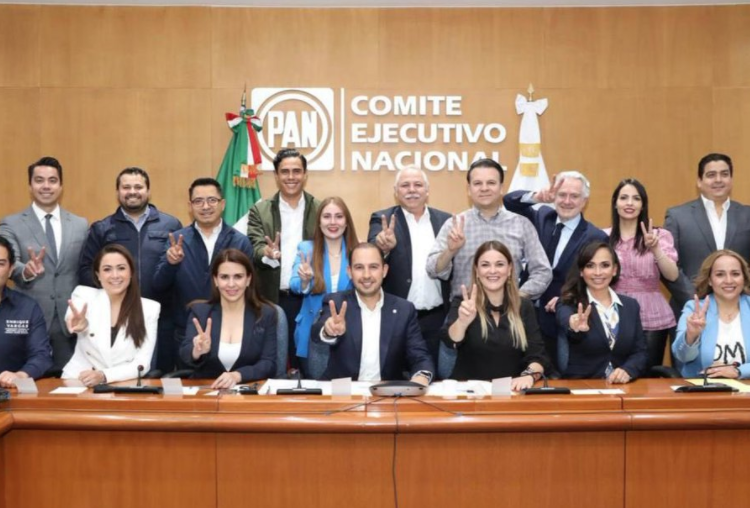 Recibe Carolina Viggiano constancia como candidata del PAN al gobierno de Hidalgo