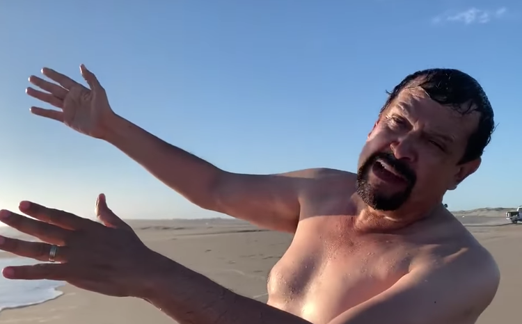 Diputado de Morena propone crear playa nudista en Navolato, Sinaloa