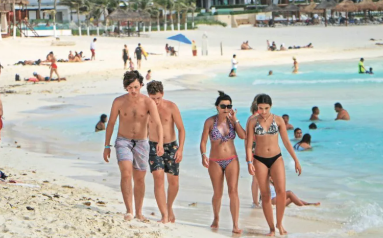 México estima recibir más de 83 mil turistas provenientes de Italia en 2022