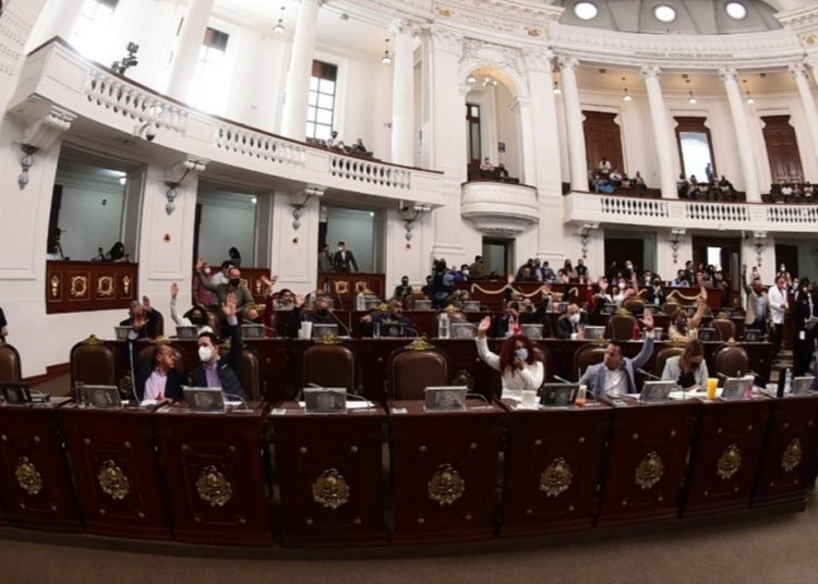 Morenistas abandonan curul para realizar campaña por revocación de mandato