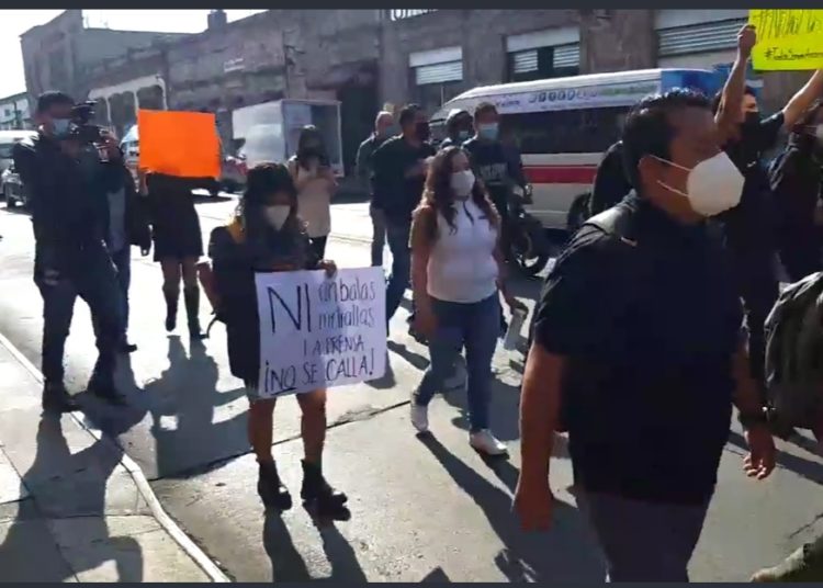 Marchan periodistas en Morelia, exigen alto a los asesinatos