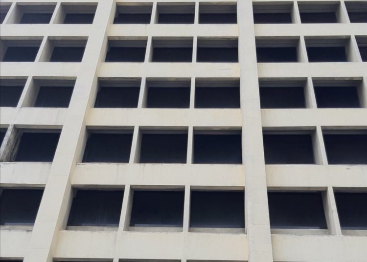 Gobierno capitalino avala reconvertir oficinas en viviendas.