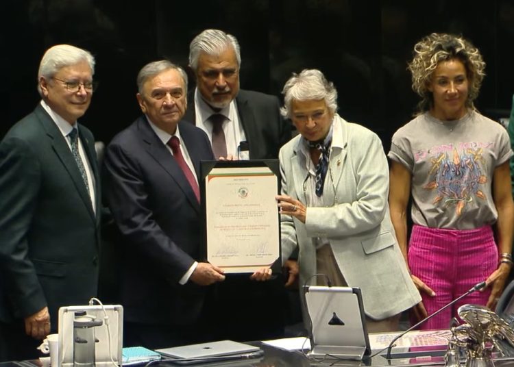 Ofrece César Cravioto embajadas a gobernadores del PRI durante ratificación de Aysa