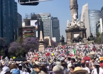 Marchan a favor y en contra de López Obrador en diferentes entidades del país