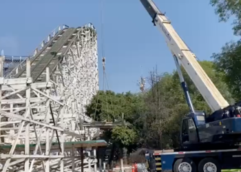 Comienzan a desmantelar Montaña Rusa de la Feria de Chapultepec