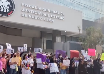 Protestan mujeres en Nuevo León por desapariciones y muerte de María Fernanda